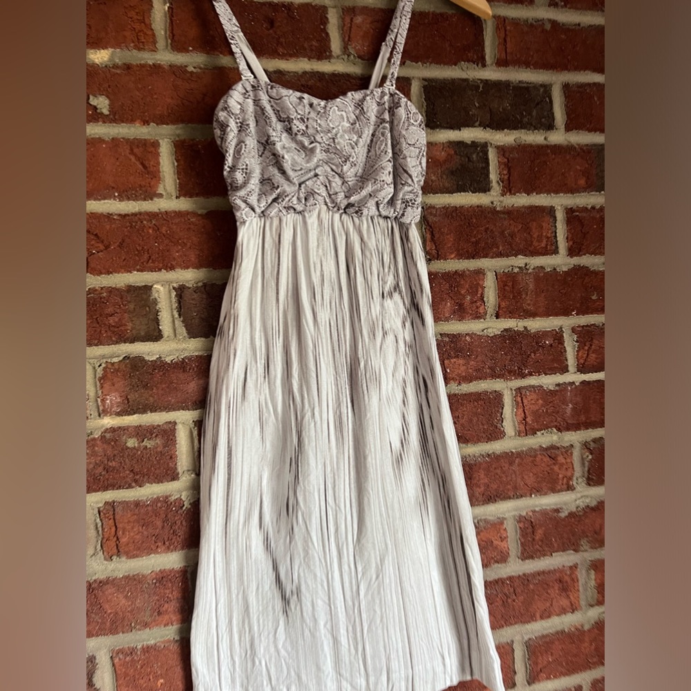 Soma lingerie-like dress in white/ grey T-shirt material